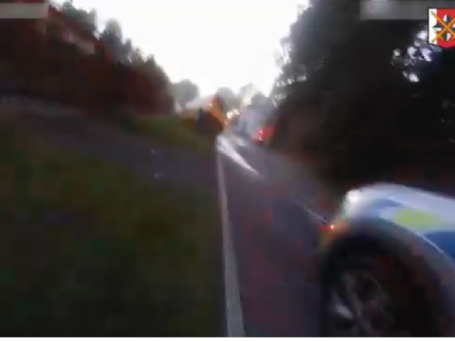Čelná zrážka, policajti