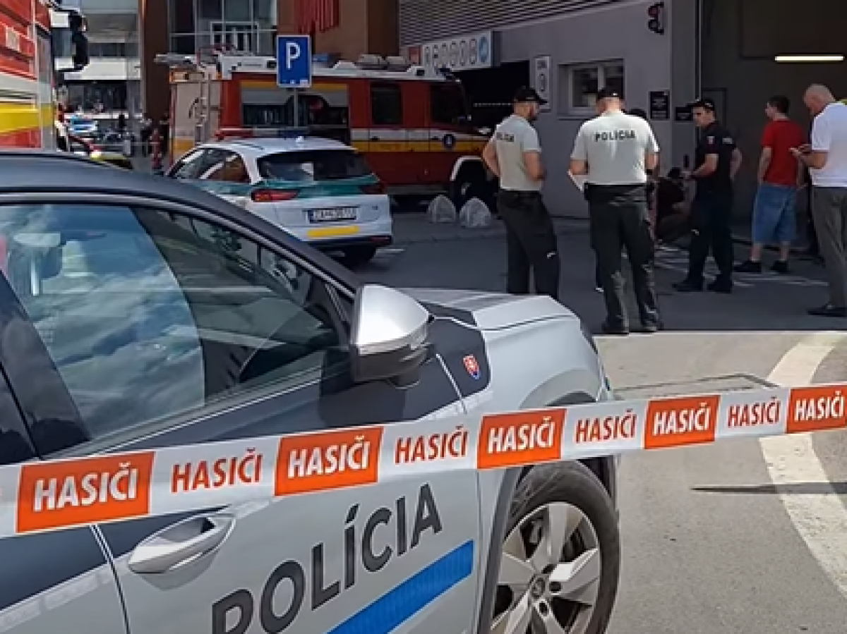 Polícia / Obchodné centrum / 