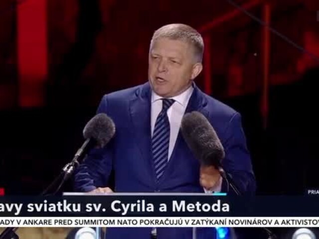 Robert Fico na Devíne na cyrilometodských oslavách