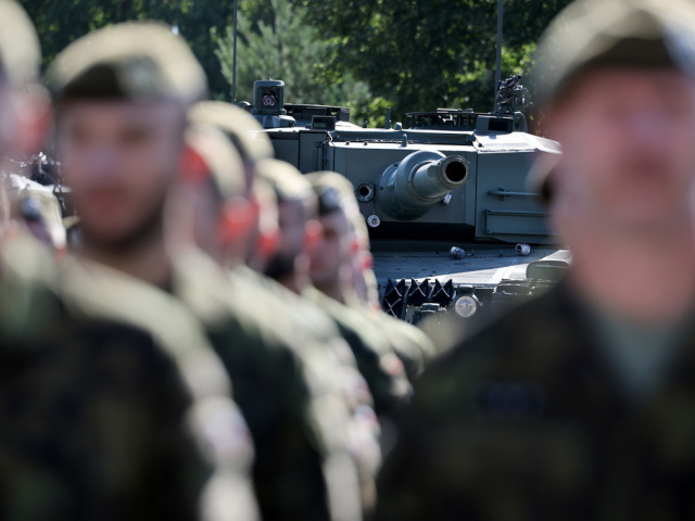 Přáslavický prápor kompletne prevzal tanky Leopard 2A4