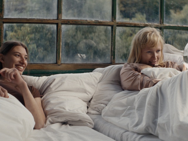 Anna Geislerová a Simona Boledovičová vo filme Prameň.