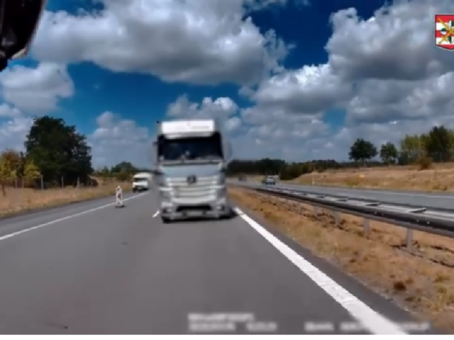 Nebezpečné jazdy, policie, kamión