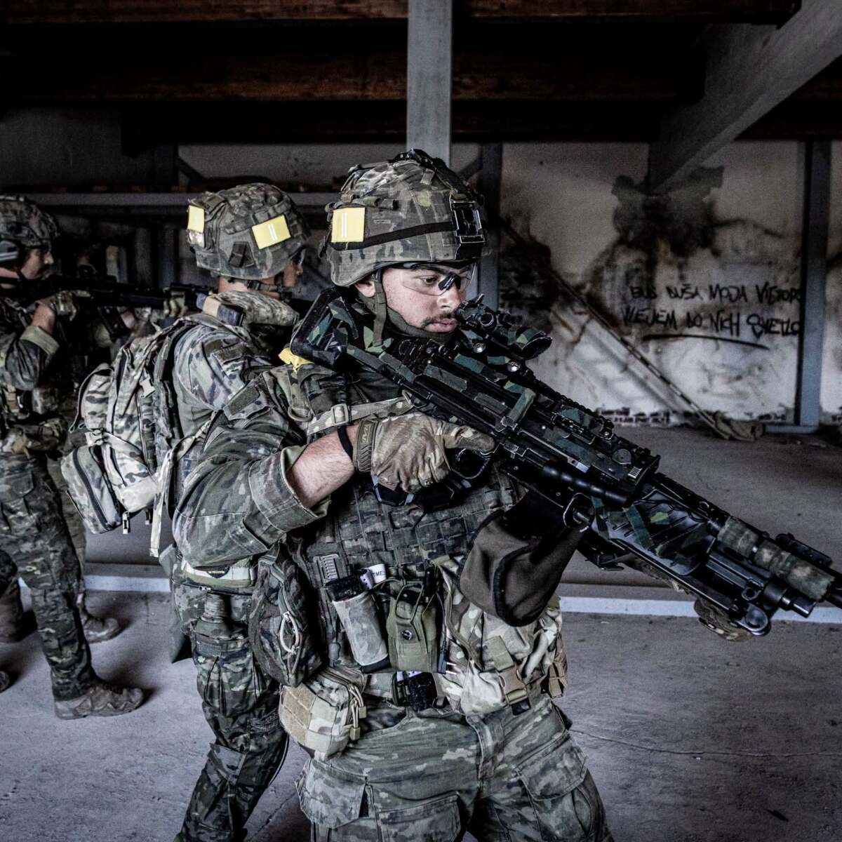 Španielski vojaci, Lešť, mnohonárodná brigáda 