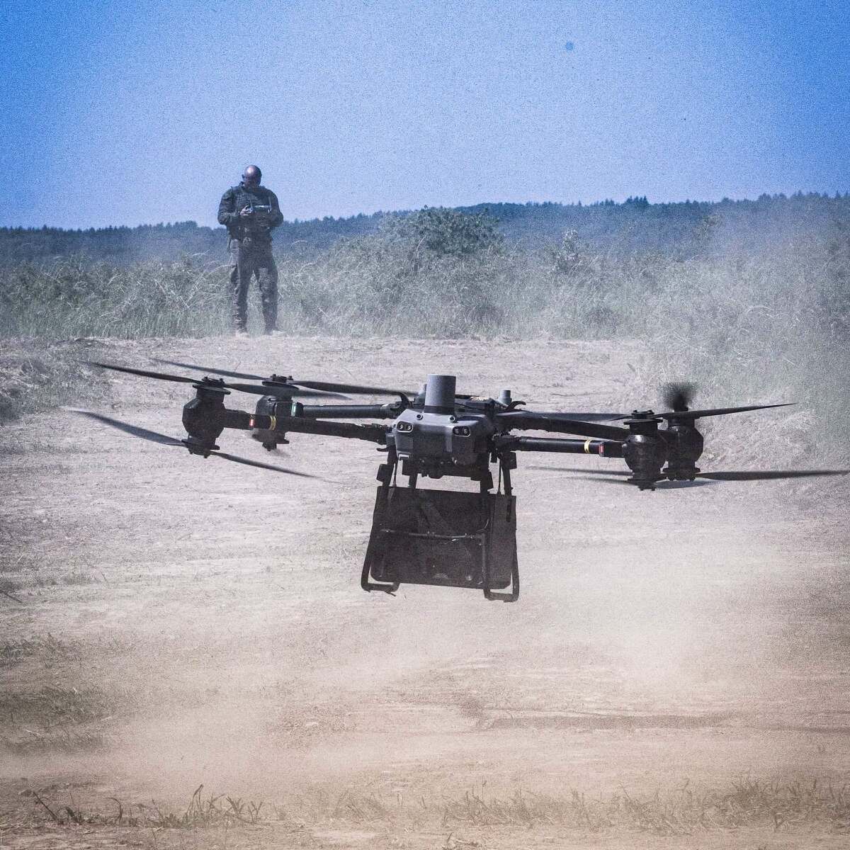 dron, lešť, mnohonárodná brigáda, 