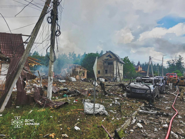 Na vojenskom polygóne zhromaždili stovky ľudí bez súhlasu, potom udrela ruská raketa. Tragédia má dohru