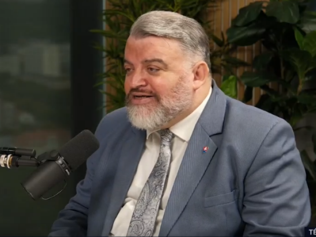 Chmelár varuje: Svet smeruje k priamemu konfliktu s Ruskom. Koalícia ochotných je len búrka v pohári vody