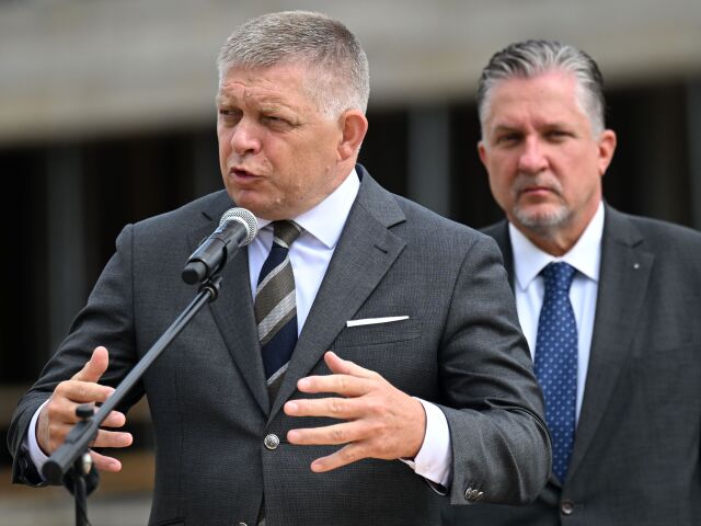 Premiér Fico garantuje 300 miliónov z rozpočtu pre nemocnice. Poradí sa o tom v koalícii