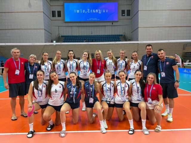 Volejbalistky z Gymnázia M. R. Štefánika v Novom Meste nad Váhom reprezentovali Slovensko v Číne a skončili štvrté najlepšie.