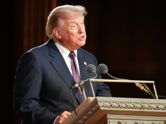 Trump vystúpil na pohrebe senátora Grahama. Pripomenul jeho obrovský vplyv aj staré spory