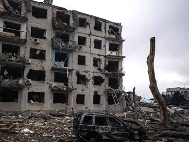 Tuhé boje v Kosťantynivke, ruská armáda zrovnáva so zemou aj Slavjansk a Kramatorsk