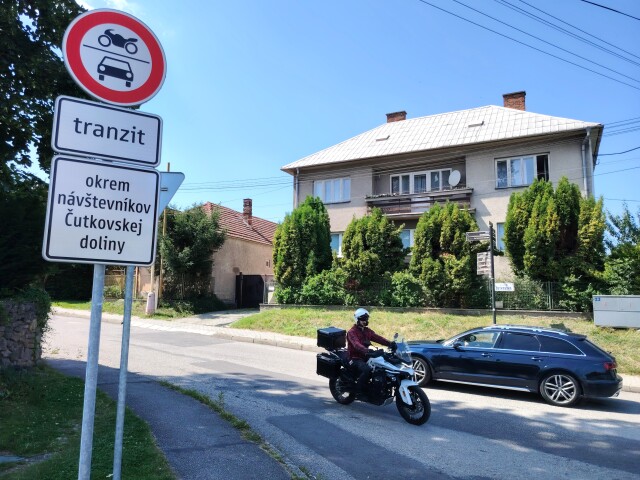 Do Čutkovskej doliny, cez ťažko skúšanú ružomberskú mestskú časť, je vjazd povolený.