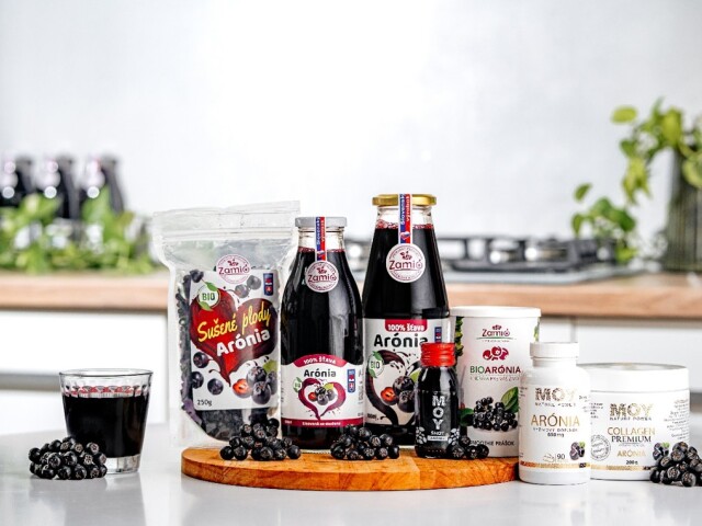 Produkty ZAMIO z BIO arónie – šťavy, sušené plody a ovocné prášky.