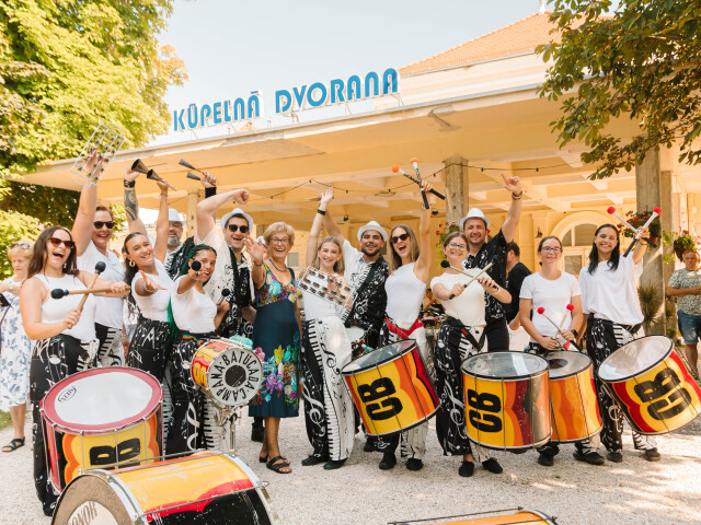 Aj tohtoročným motívom Piešťanských zábalov je humor. Vyvrcholením podujatia bude bašavel svetoznámeho hudobníka Gorana  Bregovića & Wedding and Funeral Band.