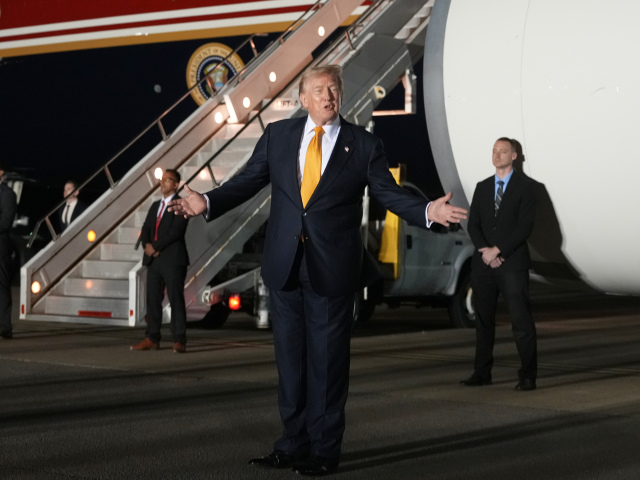 Donald Trump, lietadlo, RAF,
