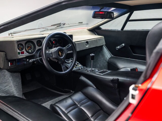 Lamborghini Countach LP400 S: Pred 27 rokmi predal svoje „lambo“. Teraz ho mohol kúpiť späť, no už nemal ani na jeho kolesá