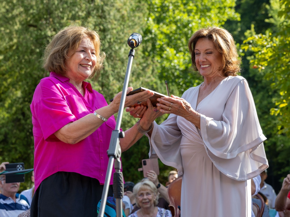 Marie Rottrová, Emília Vašáryová,