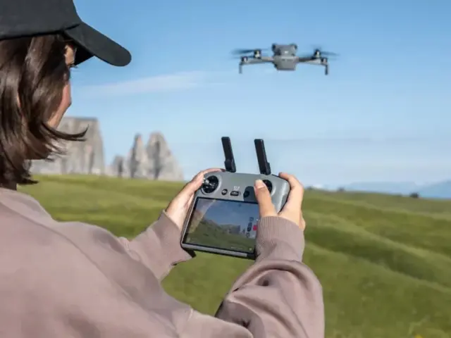 DJI drony