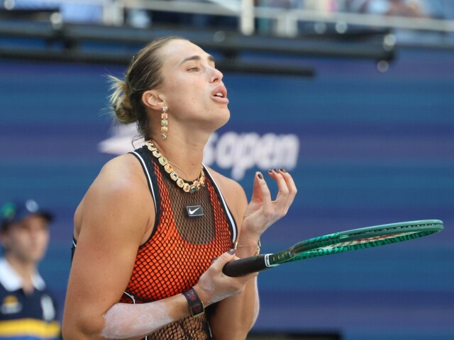 Aryna, ako to preboha vyzeráš? Svetová jednotka šokovala outfitom, Djokovič neveril vlastným očiam