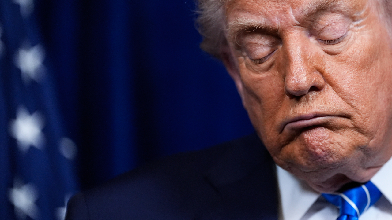 Photo: pravda.sk Trump's Approval Rating Drops to Record Low of 32 Percent