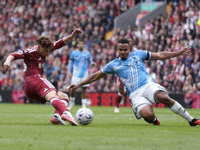 FC Liverpool je stále bez víťazstva. Proti Nottinghamu musel skóre dvakrát doťahovať