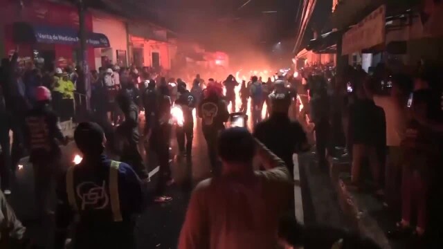 ohnivé gule, Salvador, Reuters, NP