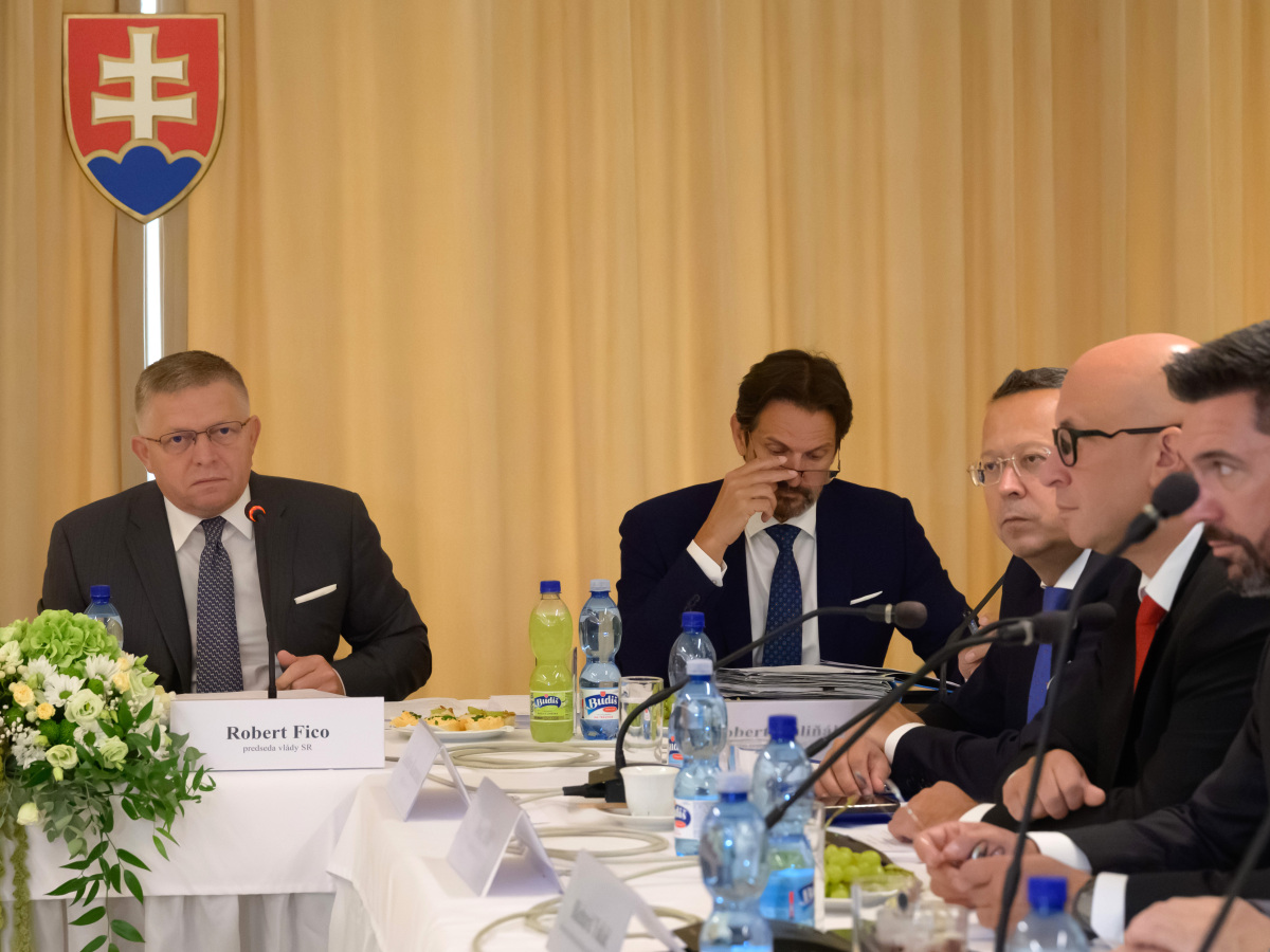 SR Nitra vláda výjazdové rokovanie NRX