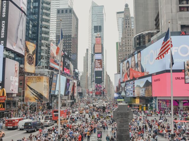 Krvavá tragédia v srdci Manhattanu: Na Times Square na smrť pobodali nožom mladú ženu