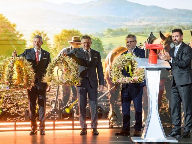 Krajina zhnedla, slovenské polia sa zmenili na prach. Vláda zachraňuje farmárov miliónmi a sľubuje obrovskú priehradu