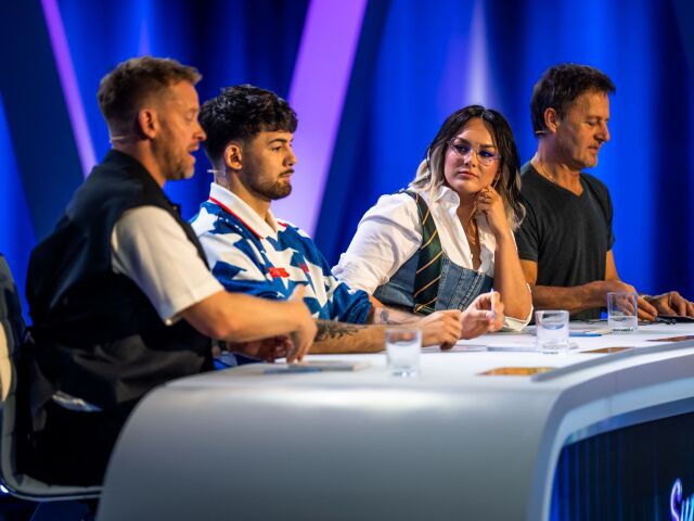 Piaty diel SuperStar bez Ewy Farnej? Speváčke prišlo zle, musela opustiť porotcovské kreslo