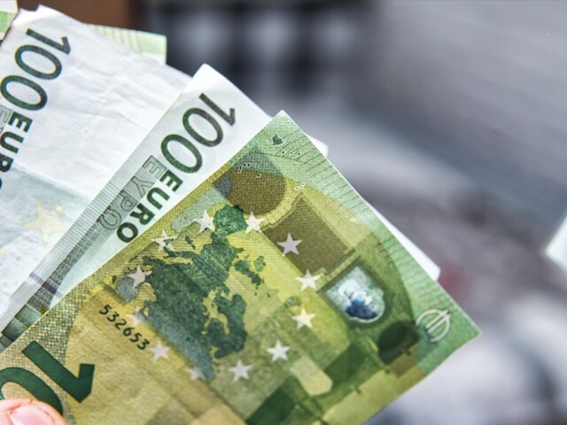 Vyššie sadzby bolia dlžníkov. Investorom však prinášajú príležitosť