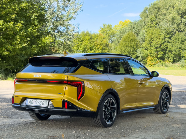 Test: Kia K4 Sportswagon – atraktívna, praktická, no trochu smädná