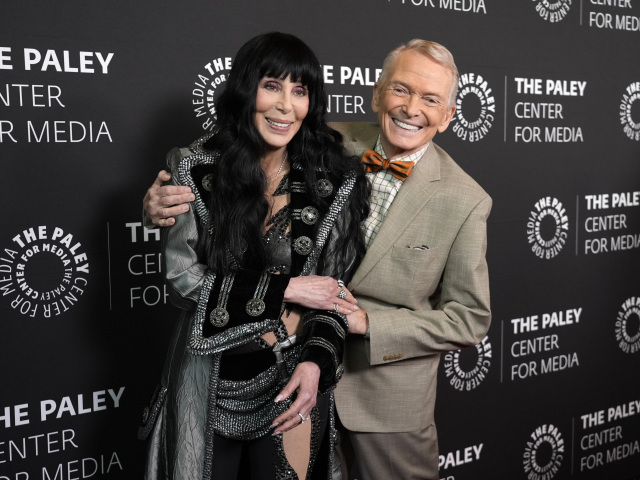Najsexi šaty pre Marilyn, polonahá Cher aj kostýmy, z ktorých šli diváci do kolien: Zomrel ich legendárny dizajnér Bob Mackie
