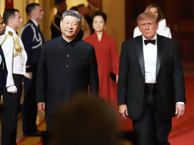 Veľké divadlo v Bielom dome, malé výsledky pri rokovaní. Čo prinieslo kľúčové stretnutie Trumpa a Si Ťin-pchinga?