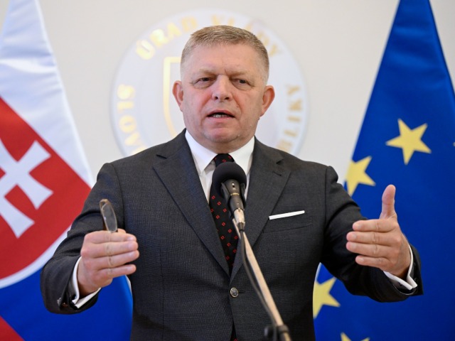Fico: Európa pomáha Ukrajine, ale nerieši ceny palív. Kritizoval zmätky okolo energopomoci