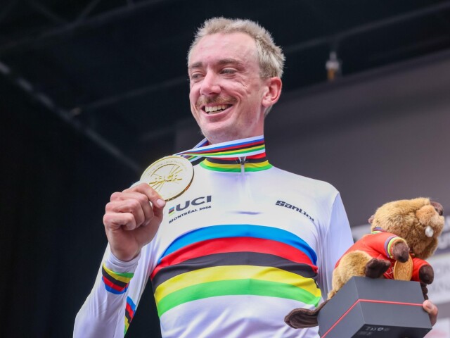Pred dekádou sa tešil z dúhy so Saganom. Na šampióna, ktorý odmietol Európu, reagoval aj hriešnik Armstrong