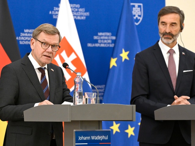 Nemecký minister na Slovensku udrel na Moskvu. Blanár hovorí inak