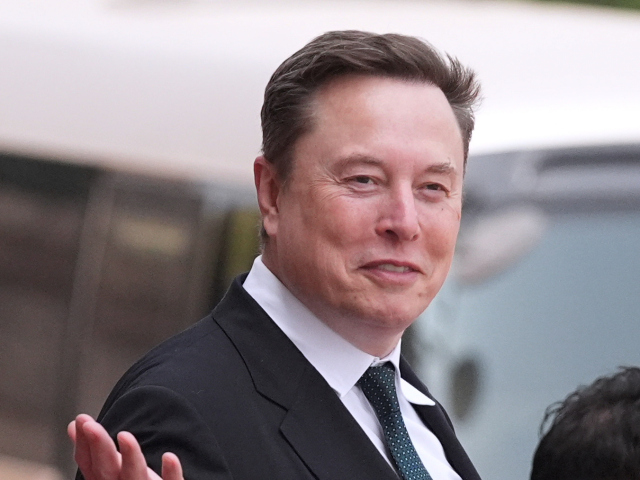 Elon Musk, Peter Thiel a spol.: môže techno-oligarchia spôsobiť zánik ľudstva?