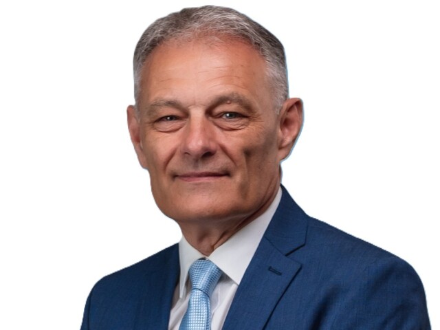Kúpalisko Vadaš prináša milióny, mladých napriek tomu ubúda. Primátor Štúrova vysvetľuje prečo