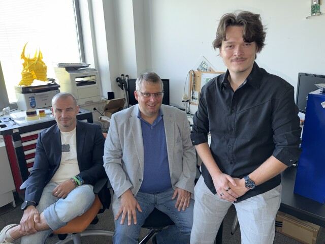 Martin Sabo, Michal Ries a Matej Petrík - jadro tímu, ktorý na Fakulte informatiky a informačných technológií Slovenskej technickej univerzity (FIIT STU) v Bratislave úspešne prepája akademický výskum s jeho implementáciou v praxi, a to na celom svete. 
