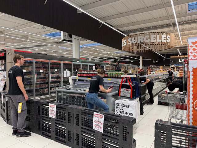 Kyberútok ochromil 150 supermarketov vo Francúzsku. Hackeri zvýšili teplotu v mrazničkách až na 50 stupňov