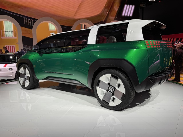 Fiat Multiplay: Zmení opäť pravidlá hry? Koncept je rodinným vanom aj pikapom súčasne