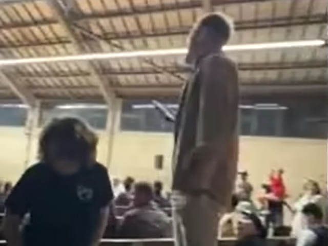 VIDEO: „Ste hanbou Slovenskej republiky.“ Stretnutie Šimkovičovej a Blanára so Slovákmi v Sydney prerušil protest