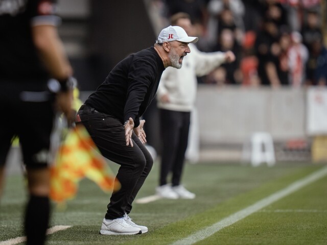 Chránil ho a teraz zradil. Nechcem ho ani vidieť, reagoval tréner Slavie na Chorého. Padol prvý trest