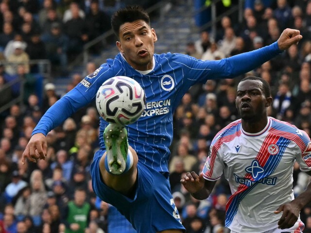 Spomienka na Beckhamov kúsok spred 30 rokov. Gomez z Brightonu zažiaril parádou z polovice ihriska