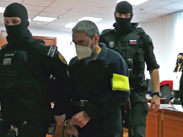 Odmietla islam, zobrala si Žida a točila porno. Afganec chystal vraždu svojej dcéry, Najvyšší súd rozhodol o jeho treste