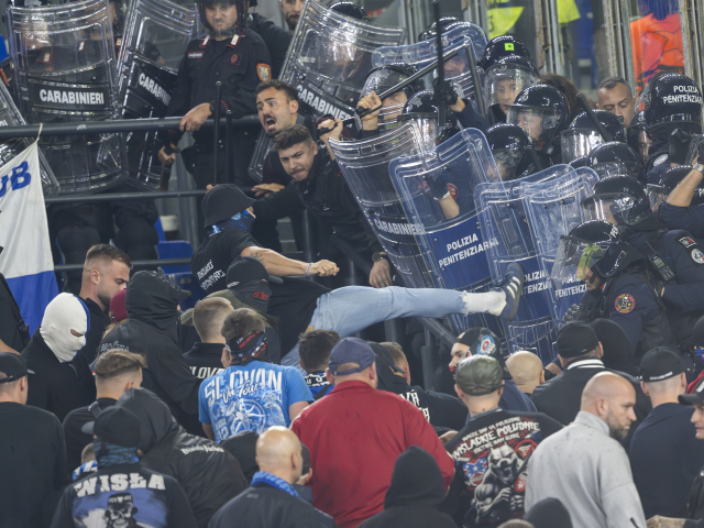 Zosypali sme sa, priznal Pokorný. Čo povedali belasí na debakel i potýčku fanúšikov Slovana v Ríme?