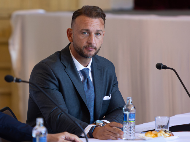 Vyše 1 400 škôl chce kamery. Šutaj Eštok rozbieha projekt za dva milióny, začne stovkou škôl