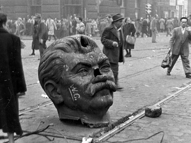 Keď Budapešť volala SOS, Západ nepočúval. Maďarské povstanie prevalcovali sovietske tanky