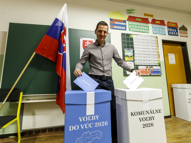 ONLINE:  V Bratislave našli chybné hlasovacie lístky s kandidátmi z Banskobystrického kraja. Jeden už skončil v urne
