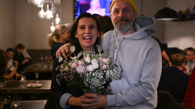Na snímke zľava  kandidátka na primátorku Trnavy Eva Nemčovská (nezávislá) a súčasný primátor Trnavy Peter Bročka.